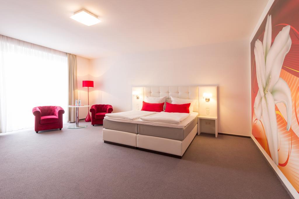 Marina Niederhavel Hotel Бранденбург Екстериор снимка