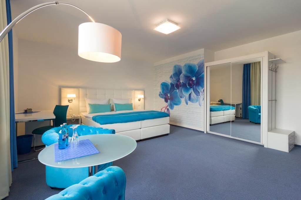 Marina Niederhavel Hotel Бранденбург Екстериор снимка