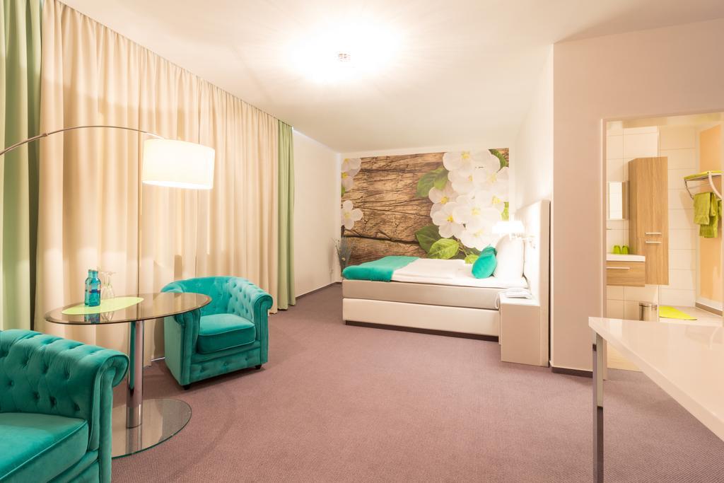 Marina Niederhavel Hotel Бранденбург Екстериор снимка