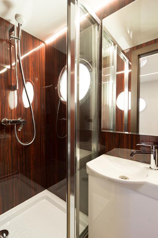 Marina Niederhavel Hotel Бранденбург Екстериор снимка