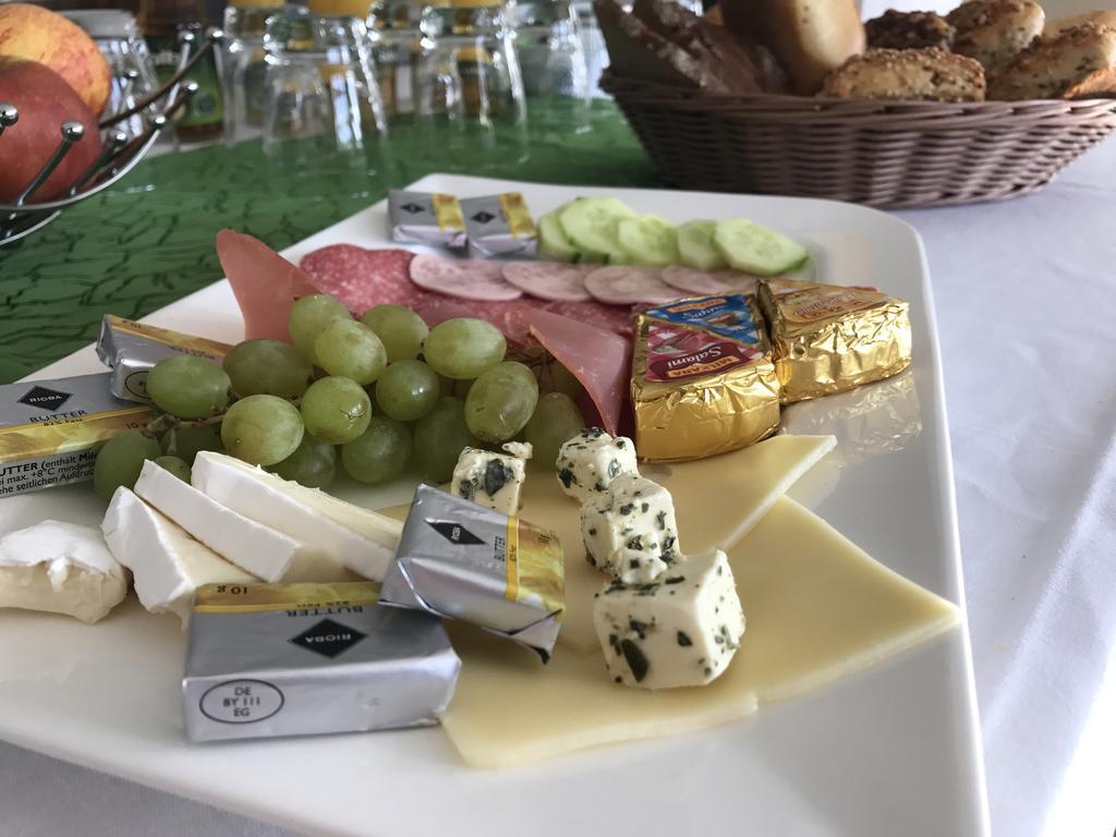Marina Niederhavel Hotel Бранденбург Екстериор снимка